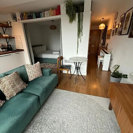 Modern Retreat In Pass The Keys Birmingham
